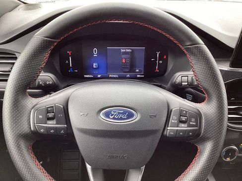 Used 2025 Ford Escape ST-Line image 30