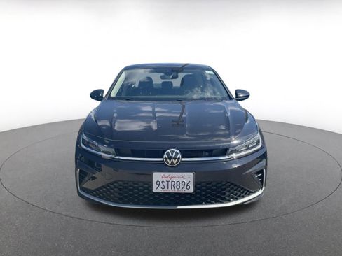 Used 2025 Volkswagen Jetta SE image 7