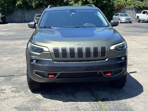 Used 2019 Jeep Cherokee Trailhawk w/ Cold Weather Group AWD/4WD image 8