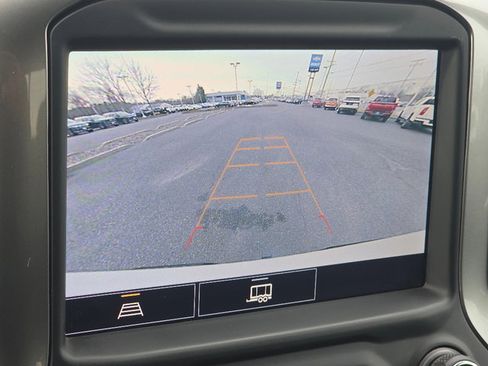 Certified 2021 Chevrolet Silverado 1500 LT Trail Boss w/ Convenience Package II image 32