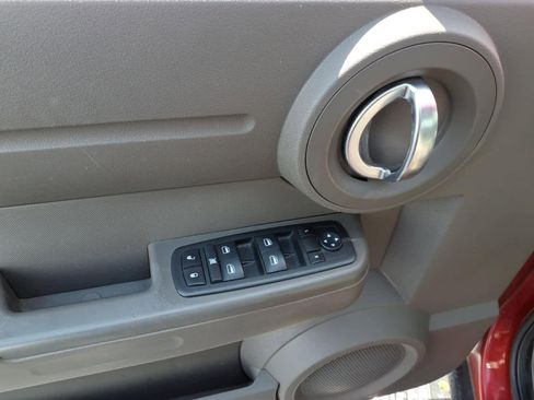 Used 2009 Dodge Nitro SE AWD/4WD image 12