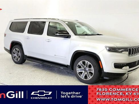 Used 2024 Jeep Wagoneer L Series II w/ Flexible Seating Group image 1