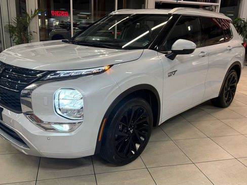 Used 2024 Mitsubishi Outlander SEL image 9