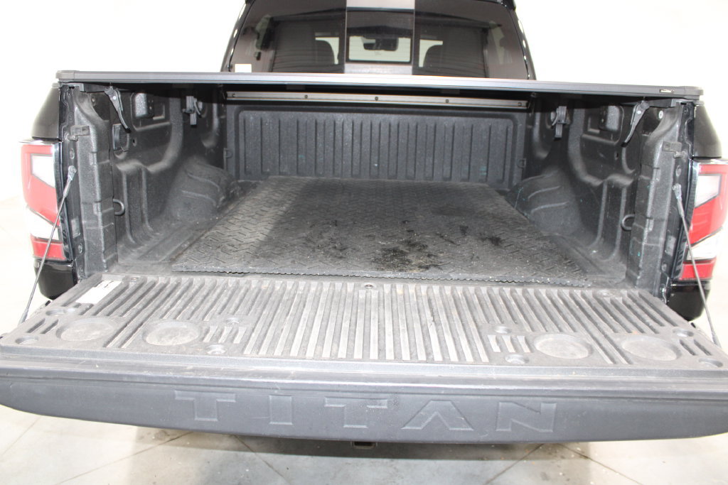 Used 2023 Nissan Titan PRO-4X w/ Pro-4x Convenience Package AWD/4WD image 16