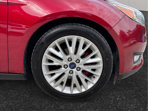 Used 2015 Ford Focus Titanium FWD image 12