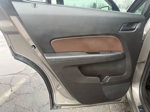 Used 2011 Chevrolet Equinox LT w/ Chrome Appearance Package image 16