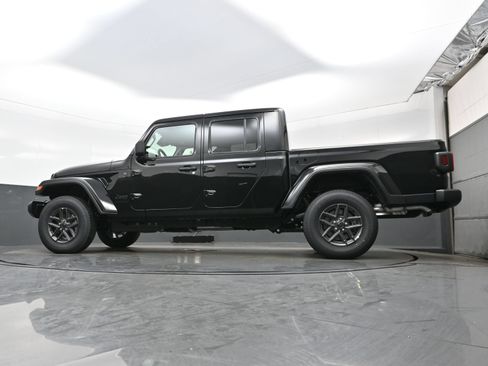 New 2026 Jeep Gladiator Sport AWD/4WD image 15