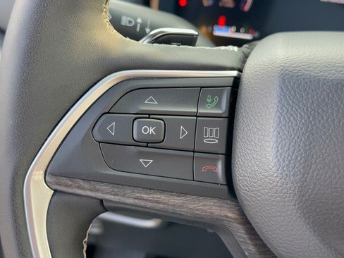 Used 2025 Jeep Grand Cherokee L Limited w/ Luxury Tech Group II RWD image 18
