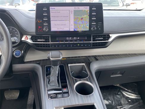 Certified 2024 Toyota Sienna Limited image 26