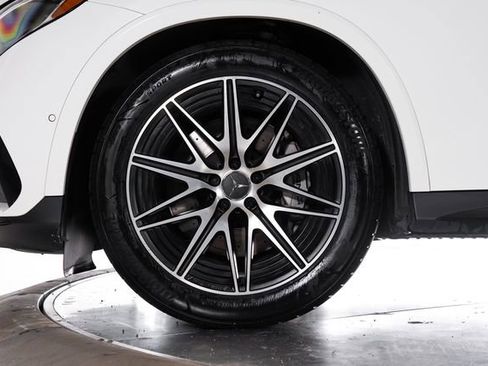 Used 2025 Mercedes-Benz GLC 43 AMG 4MATIC image 13
