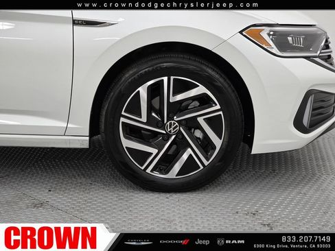 Used 2023 Volkswagen Jetta SEL FWD image 9