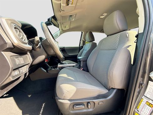 Used 2022 Toyota Tacoma SR5 image 21