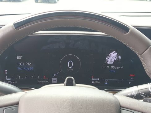 Used 2023 Cadillac Escalade Premium Luxury AWD/4WD image 10