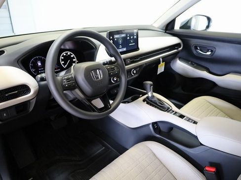 New 2026 Honda HR-V LX image 4