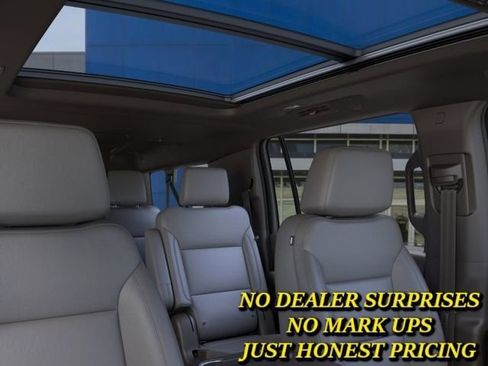 New 2026 Chevrolet Suburban Z71 w/ Comfort Package AWD/4WD image 24