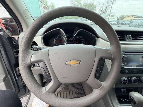 Used 2014 Chevrolet Traverse LS image 11