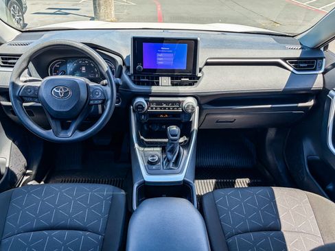 Used 2024 Toyota RAV4 XLE AWD/4WD image 11