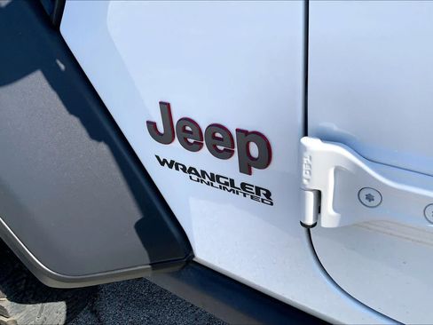 Used 2021 Jeep Wrangler Unlimited Rubicon AWD/4WD image 27