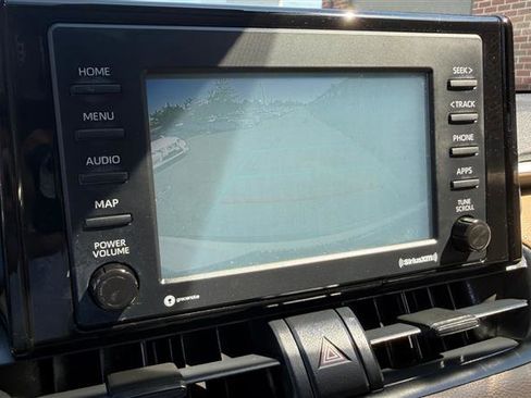 Used 2020 Toyota RAV4 LE AWD/4WD image 38
