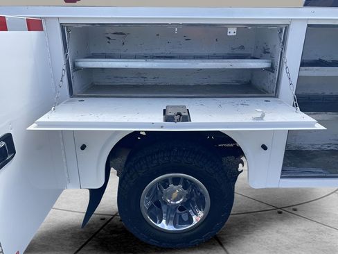 Used 2024 Chevrolet Silverado 3500 LT w/ Convenience Package image 67