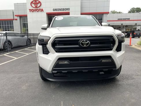 Used 2025 Toyota Tacoma SR5 RWD image 9