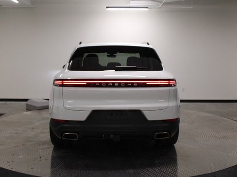 Certified 2025 Porsche Cayenne image 6