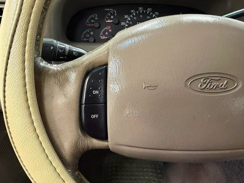 Used 2000 Ford F250 2WD Crew Cab Super Duty image 25