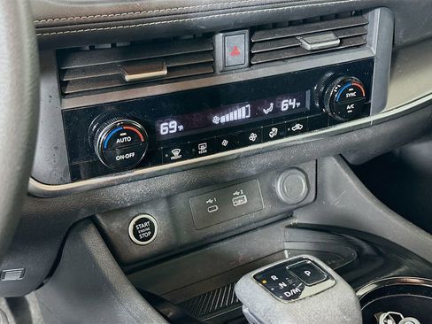 Certified 2023 Nissan Rogue SV FWD image 21