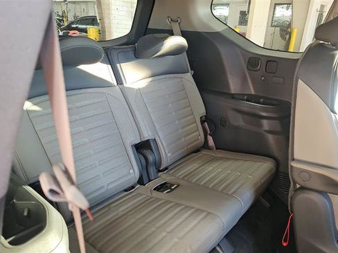 Used 2024 Kia EV9 Land AWD/4WD image 10