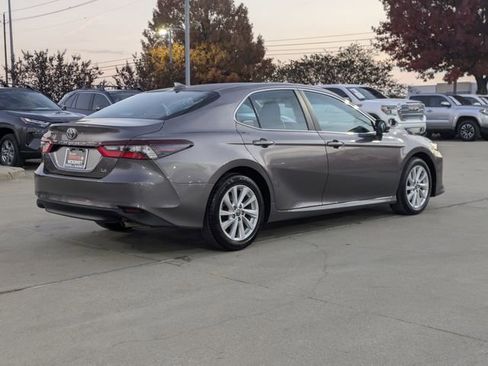 Used 2024 Toyota Camry LE image 6
