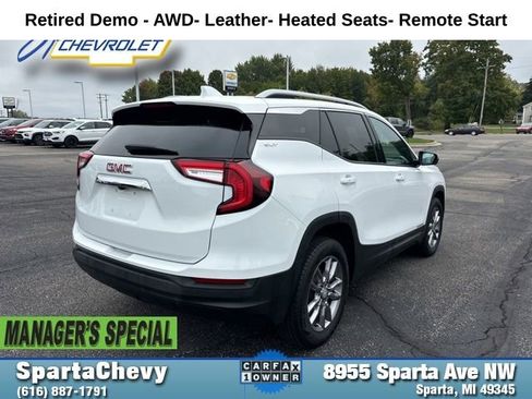 Used 2023 GMC Terrain SLT image 3
