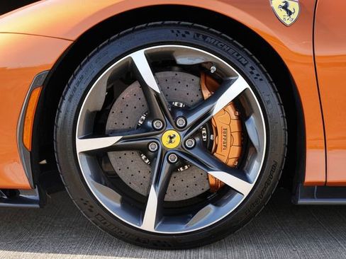 Used 2023 Ferrari SF90 Spider image 24