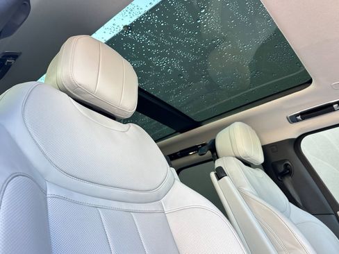 Used 2024 Land Rover Range Rover Sport SE image 25