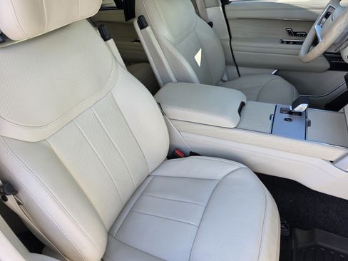 Certified 2024 Land Rover Range Rover Autobiography AWD/4WD image 24