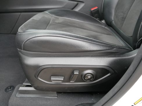 Used 2023 Jeep Grand Cherokee Altitude AWD/4WD image 20