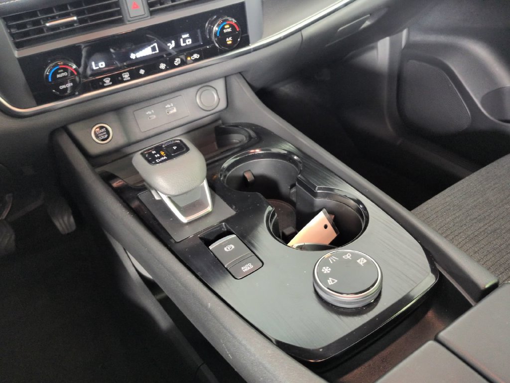 Used 2023 Nissan Rogue SV AWD/4WD image 25
