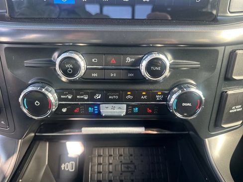 Used 2025 Ford F150 Lariat AWD/4WD image 18