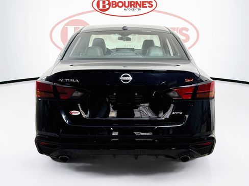 Used 2024 Nissan Altima 2.5 SR w/ SR Premium Package AWD/4WD image 10