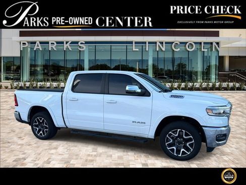 Used 2025 RAM 1500 Laramie AWD/4WD image 1