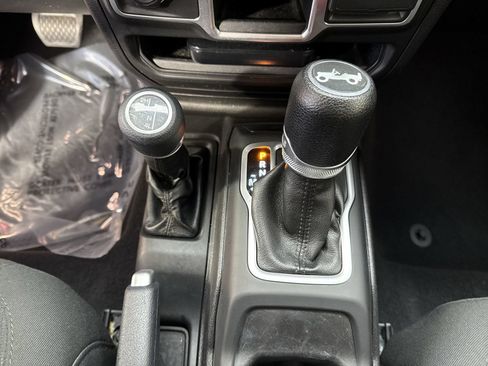 Used 2018 Jeep Wrangler Unlimited Sport AWD/4WD image 18