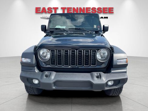 Used 2025 Jeep Wrangler Sport AWD/4WD image 9