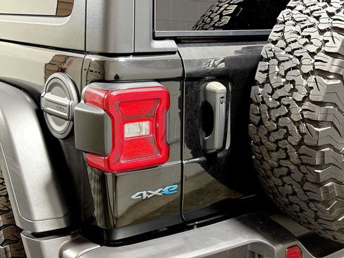 Used 2023 Jeep Wrangler Unlimited Rubicon 4xe w/ Cold Weather Group AWD/4WD image 26