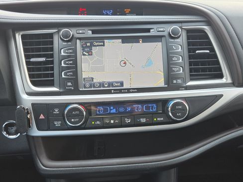 Used 2017 Toyota Highlander Limited FWD image 20