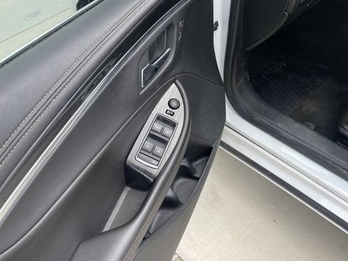 Used 2016 Chevrolet Impala LT w/ Convenience Package FWD image 29