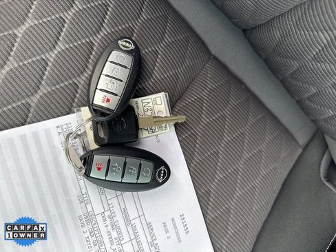 Certified 2024 Nissan Titan SV w/ SV Convenience Package image 18