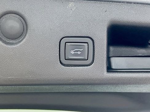 Used 2024 Chevrolet Equinox LT FWD image 27