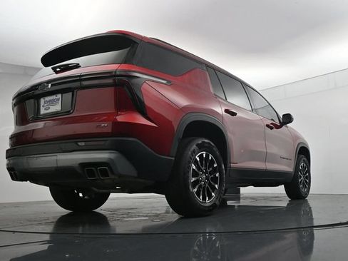 Used 2024 Chevrolet Traverse Z71 AWD/4WD image 39