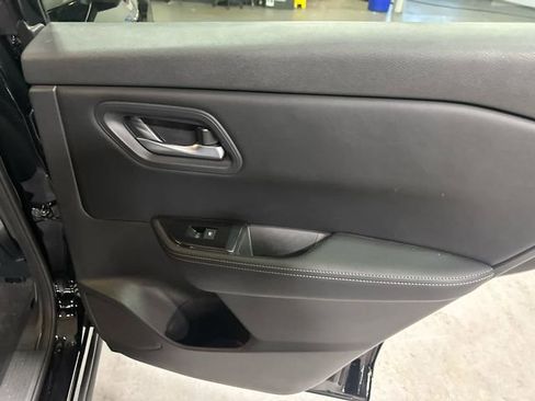 Certified 2024 Nissan Rogue SV AWD/4WD image 20