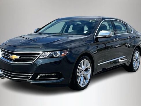 Used 2018 Chevrolet Impala Premier w/ Premier Convenience Package image 2