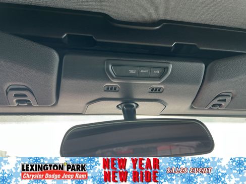 Used 2022 Jeep Wrangler Sport image 25